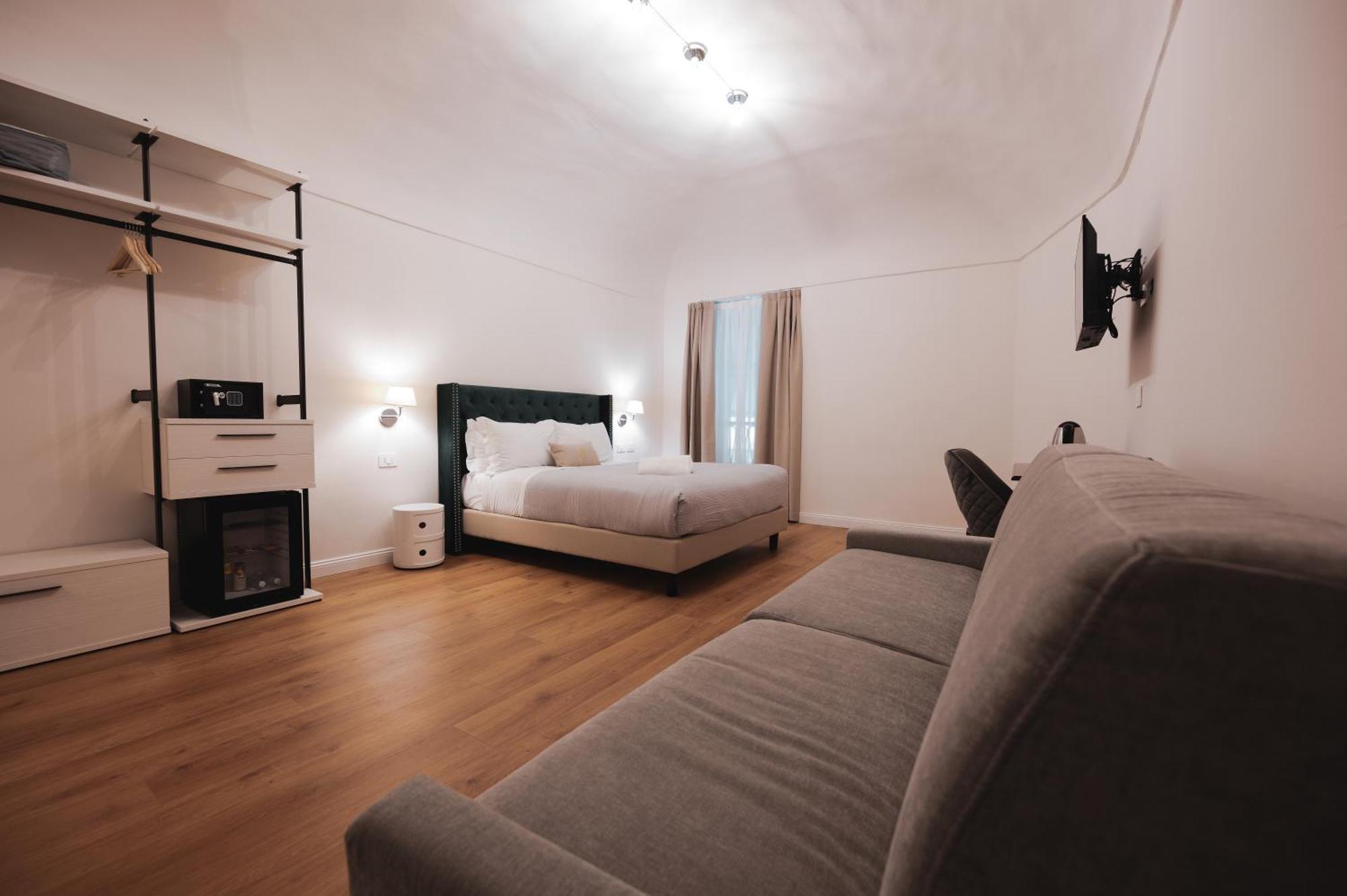 Carlo Felice Boutique 3* Turin